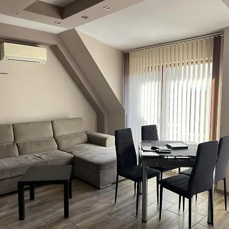 Parensov- Luxury Apartment- Red Square Apartment Warna